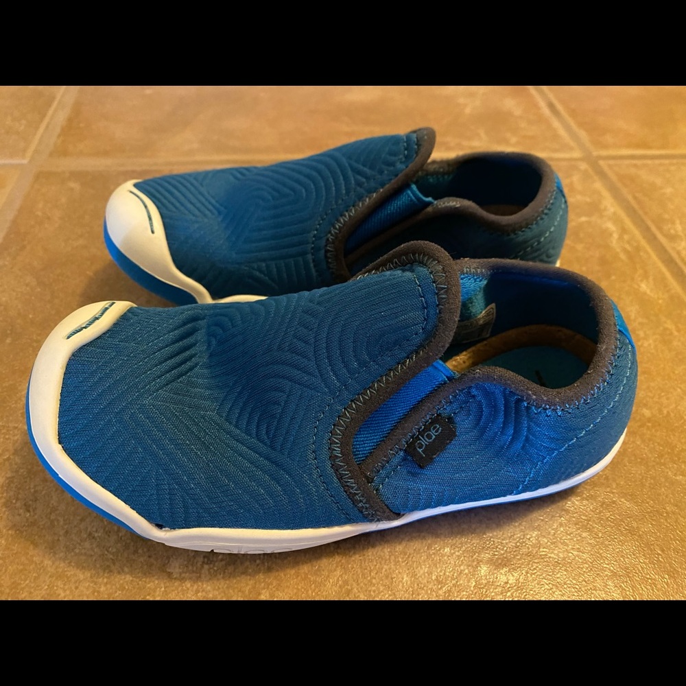 Plae shoes